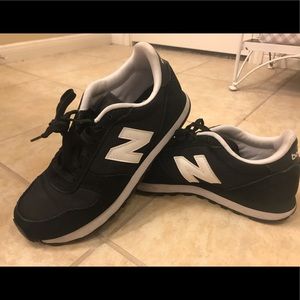 Ladies Black & White New Balance Tennis Shoes